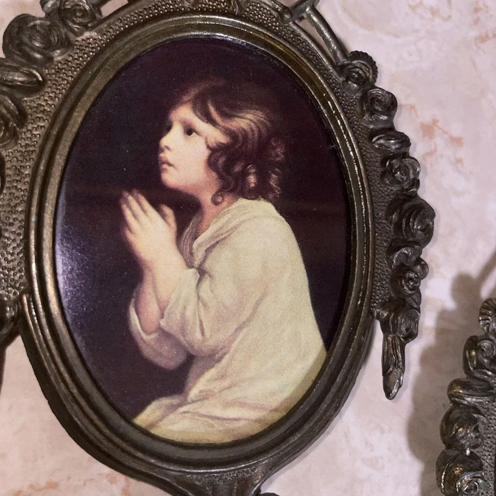 Vintage Italian‎ Made Metal Oval Ornate Frames Young Praying Child Mirror